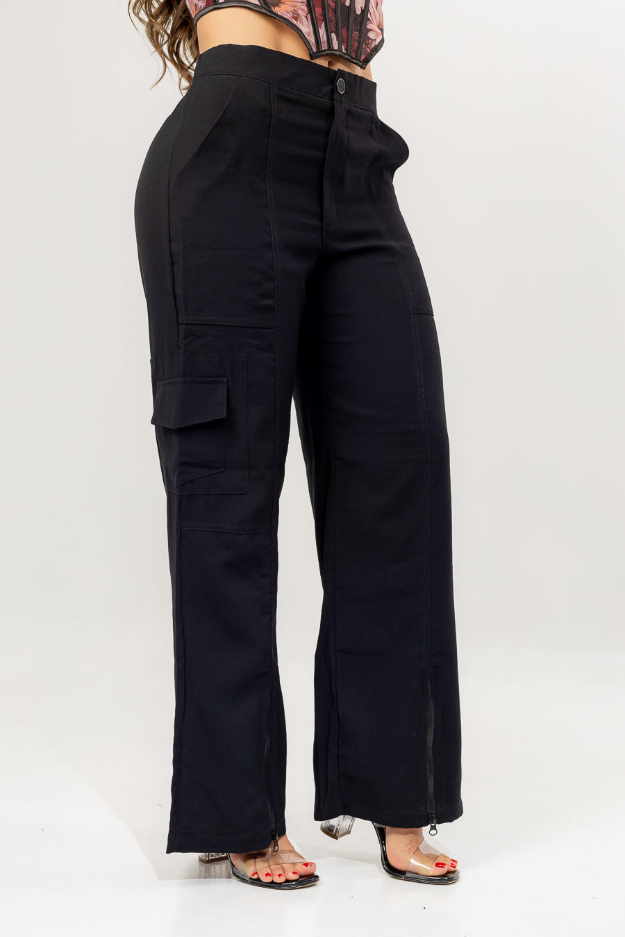PANTALON NEGRO TIPO CARGO