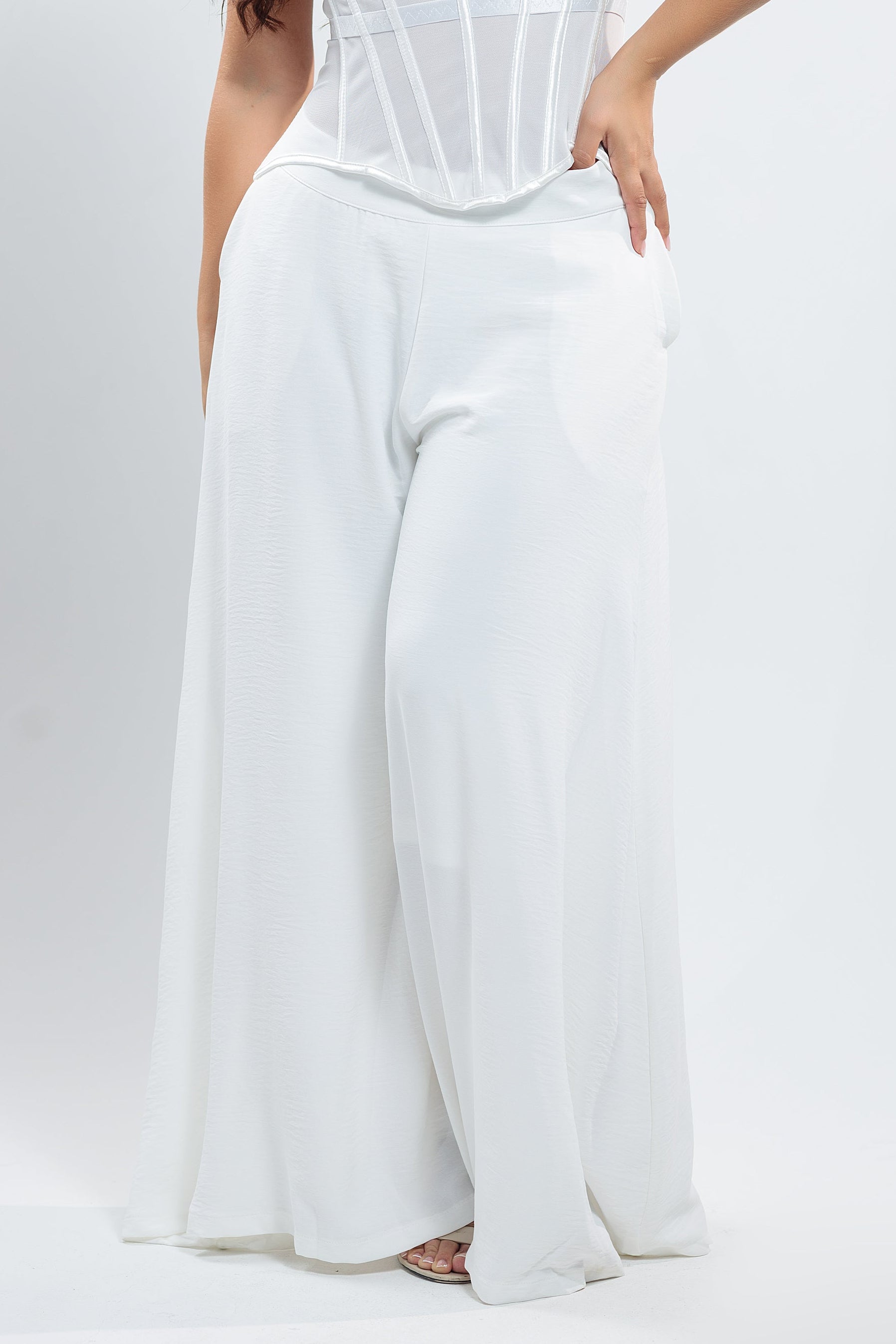 Pantalón Jalisco blanco palazzo de pierna ancha con corset blanco strapless